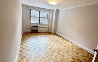 442 W 57 ST