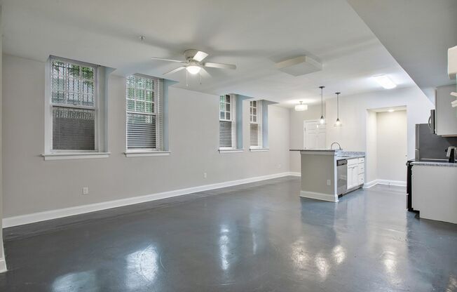 1 bed, 1 bath, 1,000 sqft, $1,375, Unit APT B