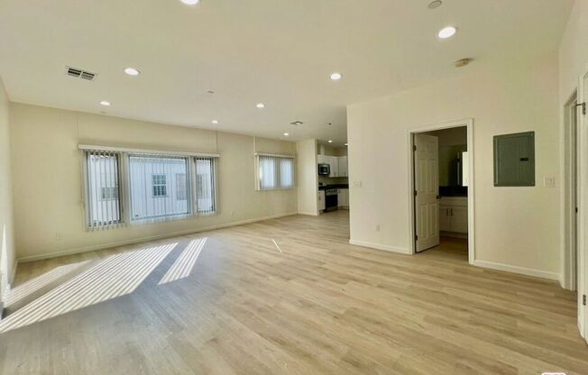 3 beds, 3.5 baths, 1,920 sqft, $4,995, Unit 103