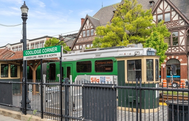 1 bed, 1 bath, 640 sqft, $3,550, Unit 506