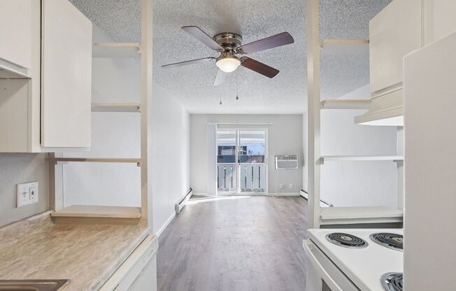 1 bed, 1 bath, 545 sqft, $925, Unit Unit 25