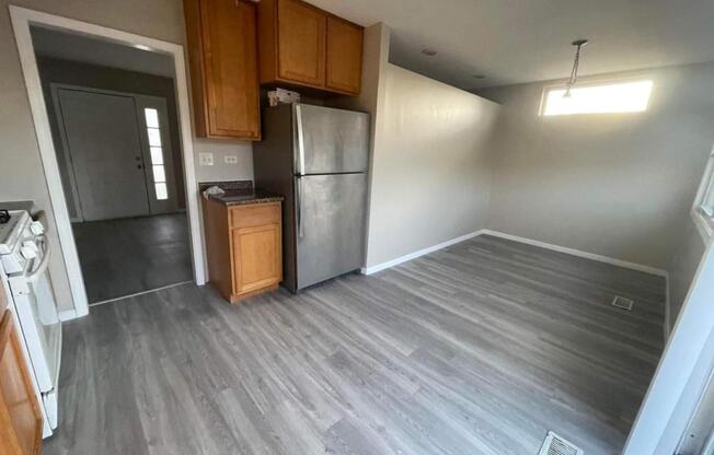 330 DEAN CIR