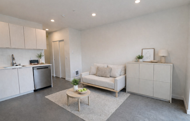 Studio, 1 bath, 329 sqft, $1,695, Unit 210