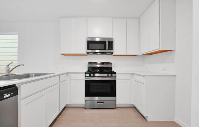 New Construction 4-Bedroom Home in Tres Laurels – Resort-Style Amenities & Prime Location!