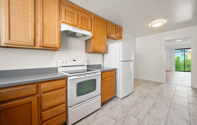 4 beds, 2.5 baths, $5,795, Unit 09