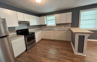 201 Greenleaf Street SW- **MOVE IN SPECIAL**