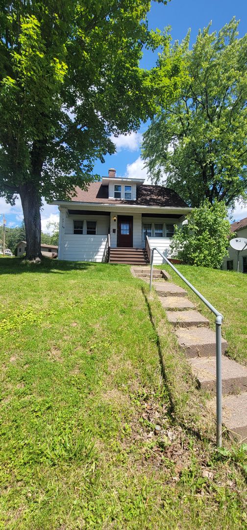 Duluth, MN - 3 bed - 1 bath - Single Family Home in West Duluth