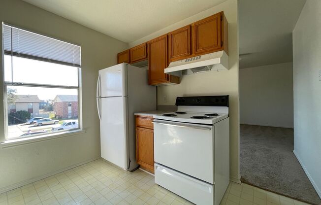 2 beds, 1 bath, 795 sqft, $750