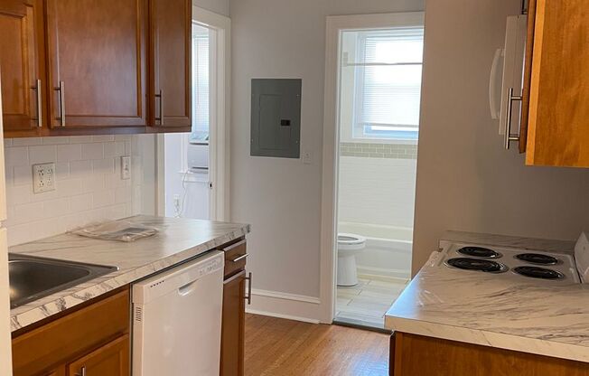 2 beds, 1 bath, 600 sqft, $1,395, Unit 3J