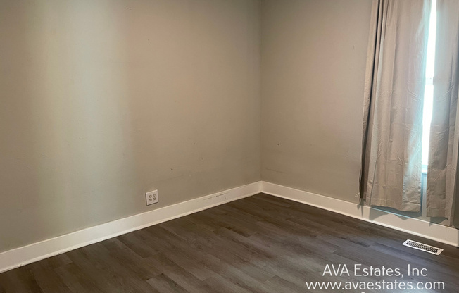 104 N GLENDALE AVE