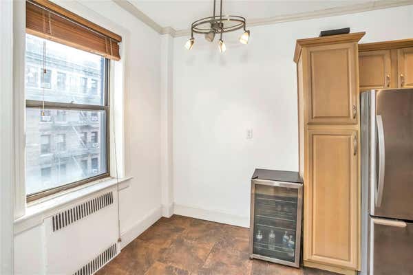 1 bed, 1 bath, $2,500, Unit D4