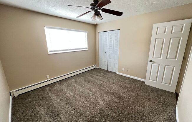 2 beds, 1 bath, 900 sqft, $940, Unit 92