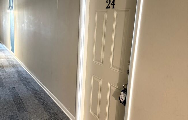 2 beds, 1 bath, 1,000 sqft, $1,195, Unit B24