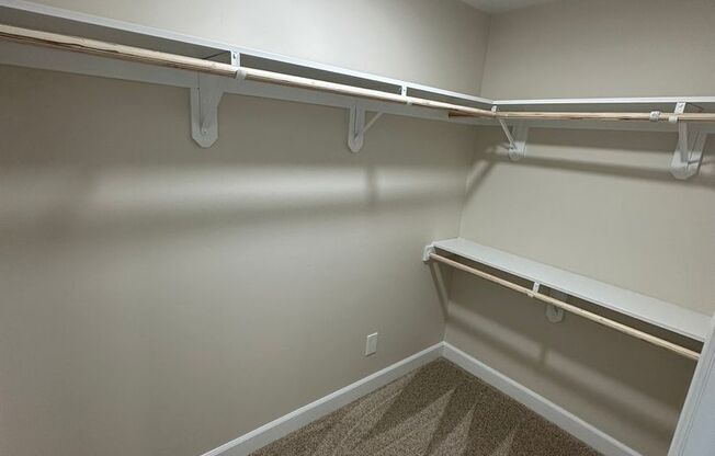 4 beds, 3 baths, 1,900 sqft, $5,495, Unit 918