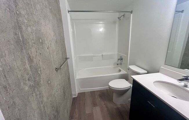 Studio, 1 bath, 310 sqft, $1,280, Unit 205