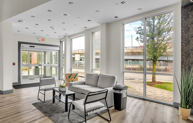 3 beds, 2 baths, 1,090 sqft, $5,250, Unit 318