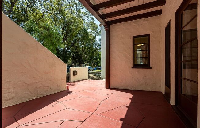 Beautifully Restored 3BR Miracle Mile Duplex | 1,725 SF | Near Metro D Line