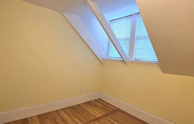 3 beds, 1.5 baths, 1,300 sqft, $3,300, Unit 2