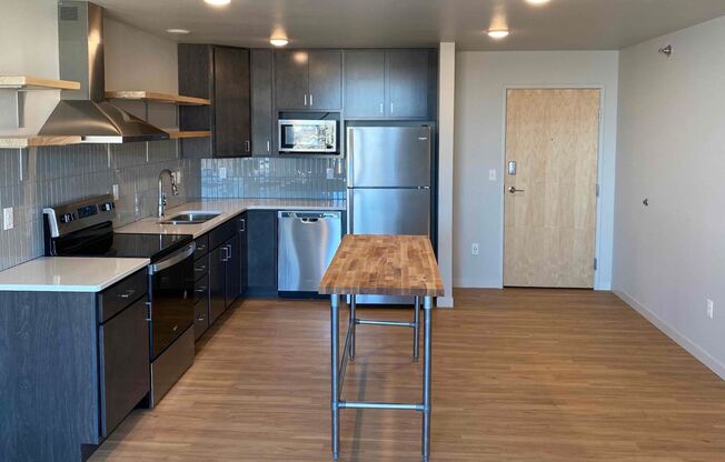 2 beds, 2 baths, 1,014 sqft, $1,450, Unit 301