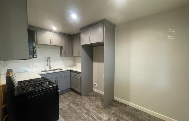 2 beds, 1 bath, 500 sqft, $2,295, Unit UNIT 3