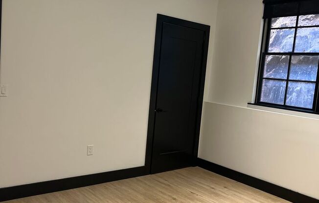 2 beds, 2 baths, 1,089 sqft, $2,300, Unit 111