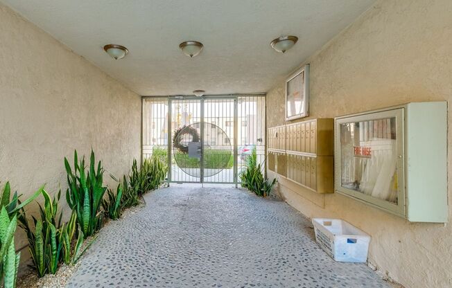 Hyde Park Apartments at 6419 10th Ave
