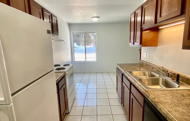 2 beds, 1 bath, 900 sqft, $1,295, Unit 19