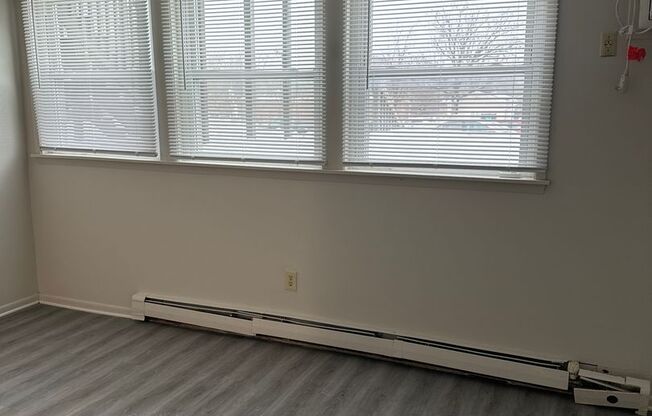 2 beds, 1 bath, 564 sqft, $895, Unit 0016