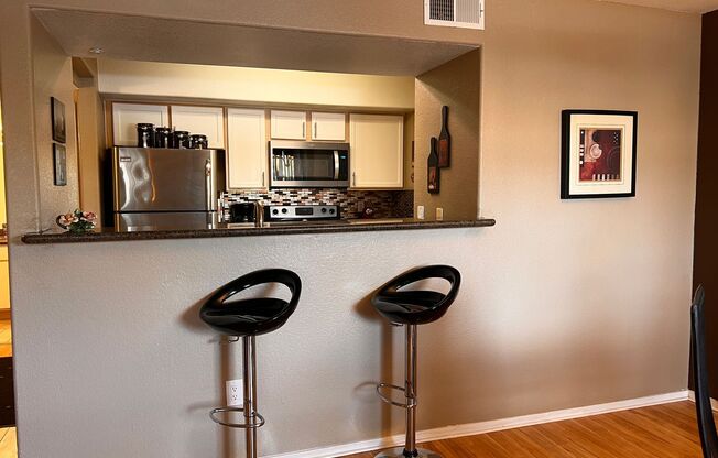2 beds, 2 baths, $2,100, Unit # 2158