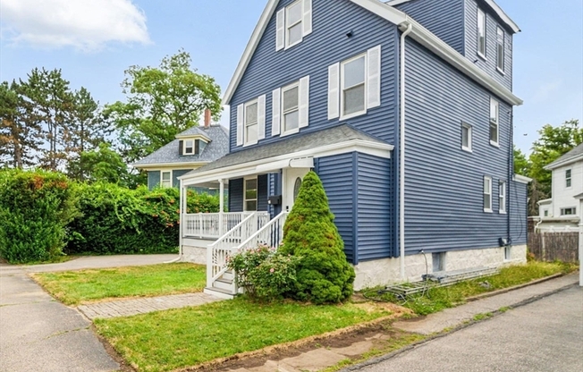 16 BLUE HL AVE