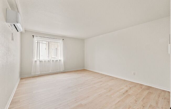 1 bed, 1 bath, 700 sqft, $875, Unit 203