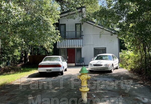 104 CHIPPEWA DR