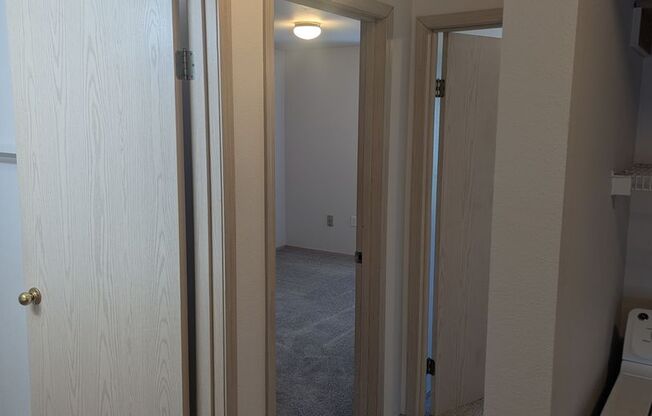 2 beds, 1 bath, 878 sqft, $1,775, Unit E202