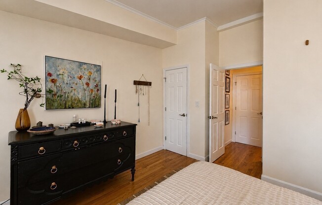 1 bed, 1 bath, 761 sqft, $2,600, Unit 16B