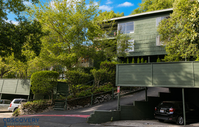 Contemporary North Berkeley 2 Bedroom Condominium