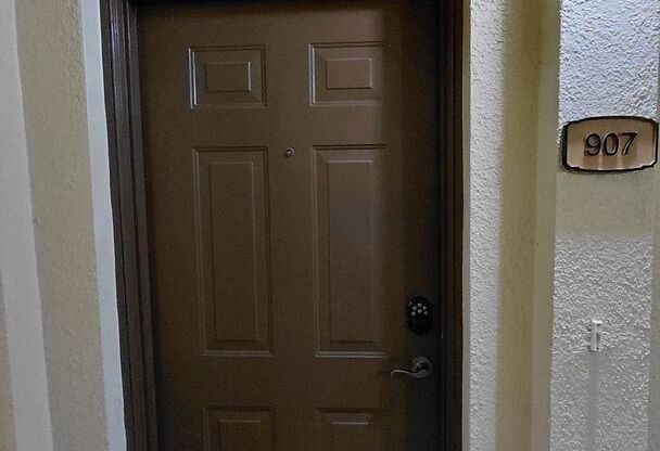 3 Bedroom, 2 Bath Condo in Lakeside at Lakes of Windermere