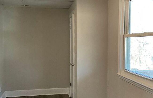 4 Bedroom  Home in Gastonia - Hardwood Floors, Spacious Rooms!!!