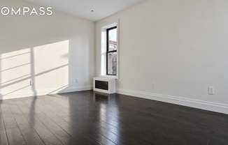 120 THOMPSON ST