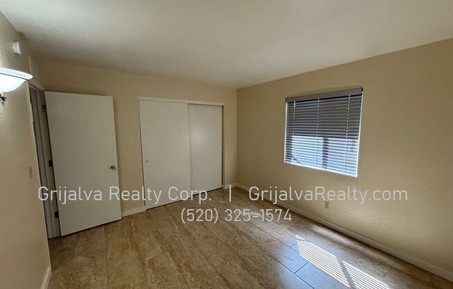 2 beds, 1 bath, 900 sqft, $1,250