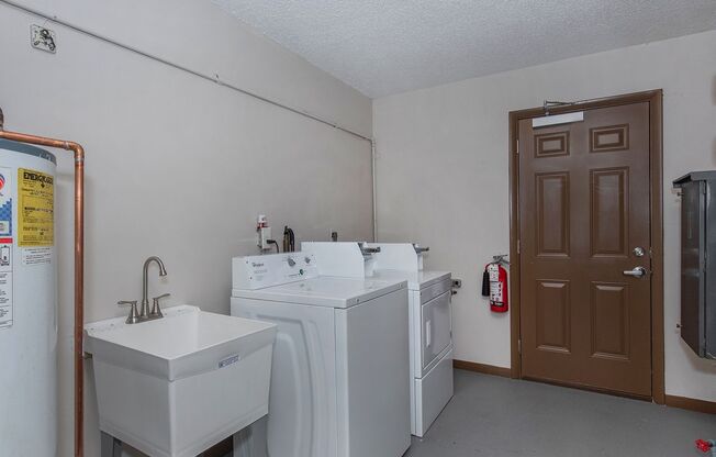 1 bed, 1 bath, 650 sqft, $660, Unit 3509 N Main Street Apt 7