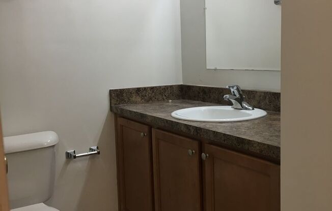 2 beds, 1 bath, 925 sqft, $1,185, Unit 07