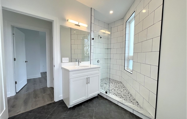 1 bed, 1 bath, 642 sqft, $2,400, Unit 404