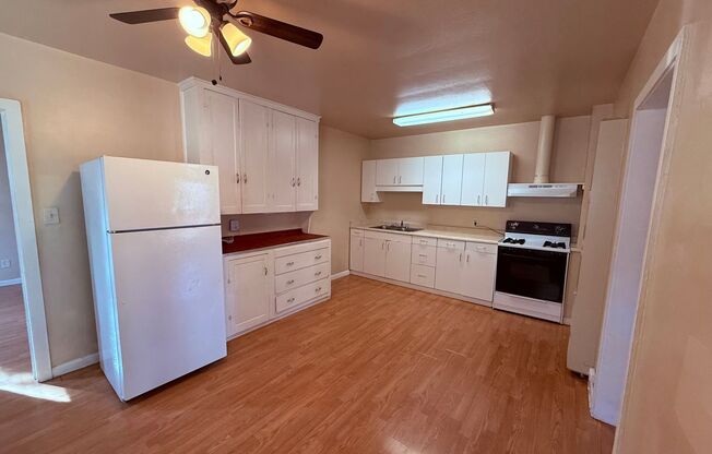 2 beds, 1 bath, $1,150