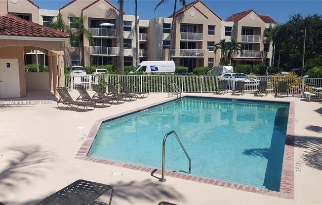 2731 OCEAN CLUB BLVD