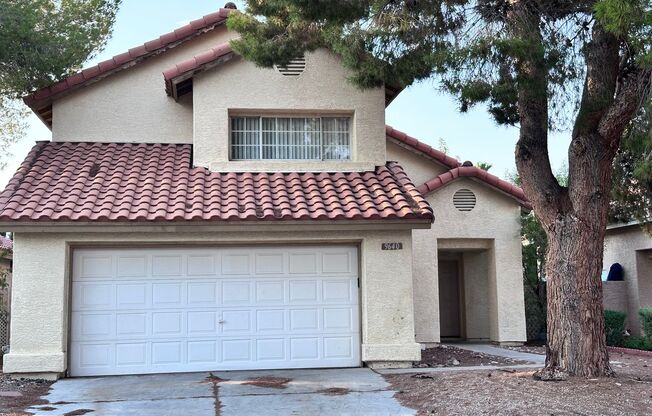 1 BEDROOM / 1 BATHROOM WITH SHOWER AND 1 OFFICE DOWNSTAIR. 3 BEDROOMS UPSTAIRS. VAULTED CEILING IN LIVING ROOM. SEP FAMILY ROOM WITH FIREPLACE. TILE COUNTERTOP WITH BREAKFAST BAR. STORAGE CABINETS IN GARAGE. FULLY LANDSCAPE IN FRONT AND BACK YARD. HOUSE L