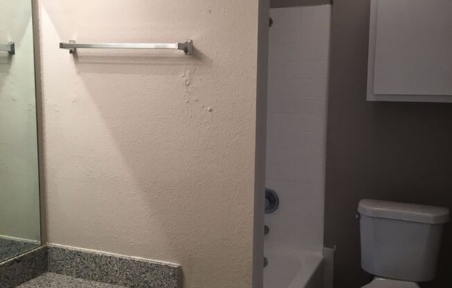 2 beds, 2.5 baths, $975, Unit # 901