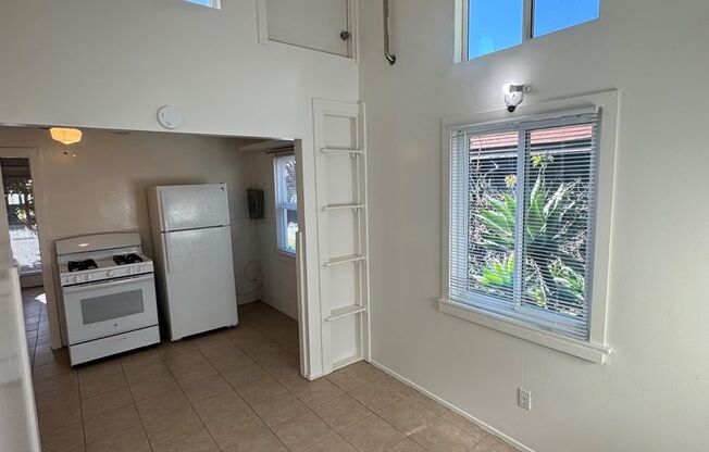 2 beds, 1 bath, $2,850