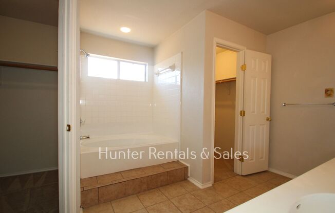 3 beds, 2 baths, $1,450