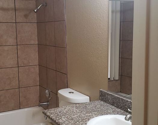 3 beds, 2 baths, 1,152 sqft, $2,195, Unit 38