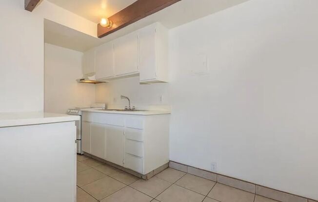 1 bed, 1 bath, 500 sqft, $935, Unit 2-11